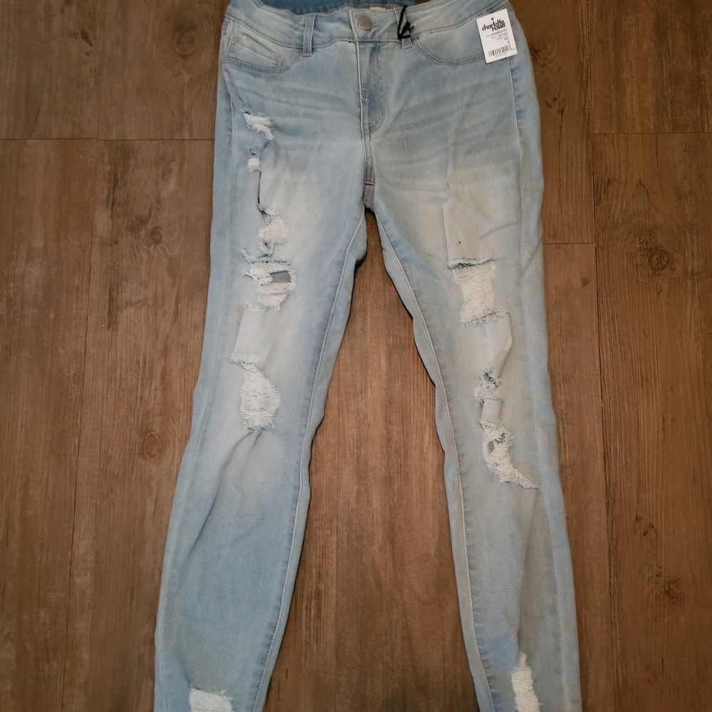 🔥🔥🔥light blue distressed Jean's